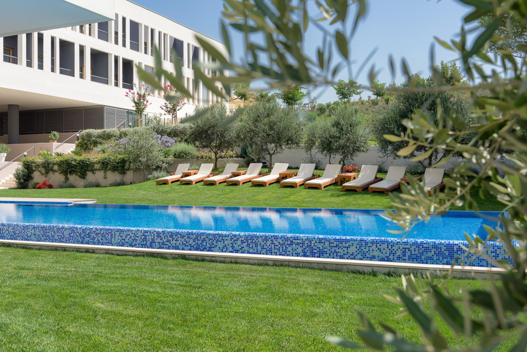Hotel Salona Palace Экстерьер фото