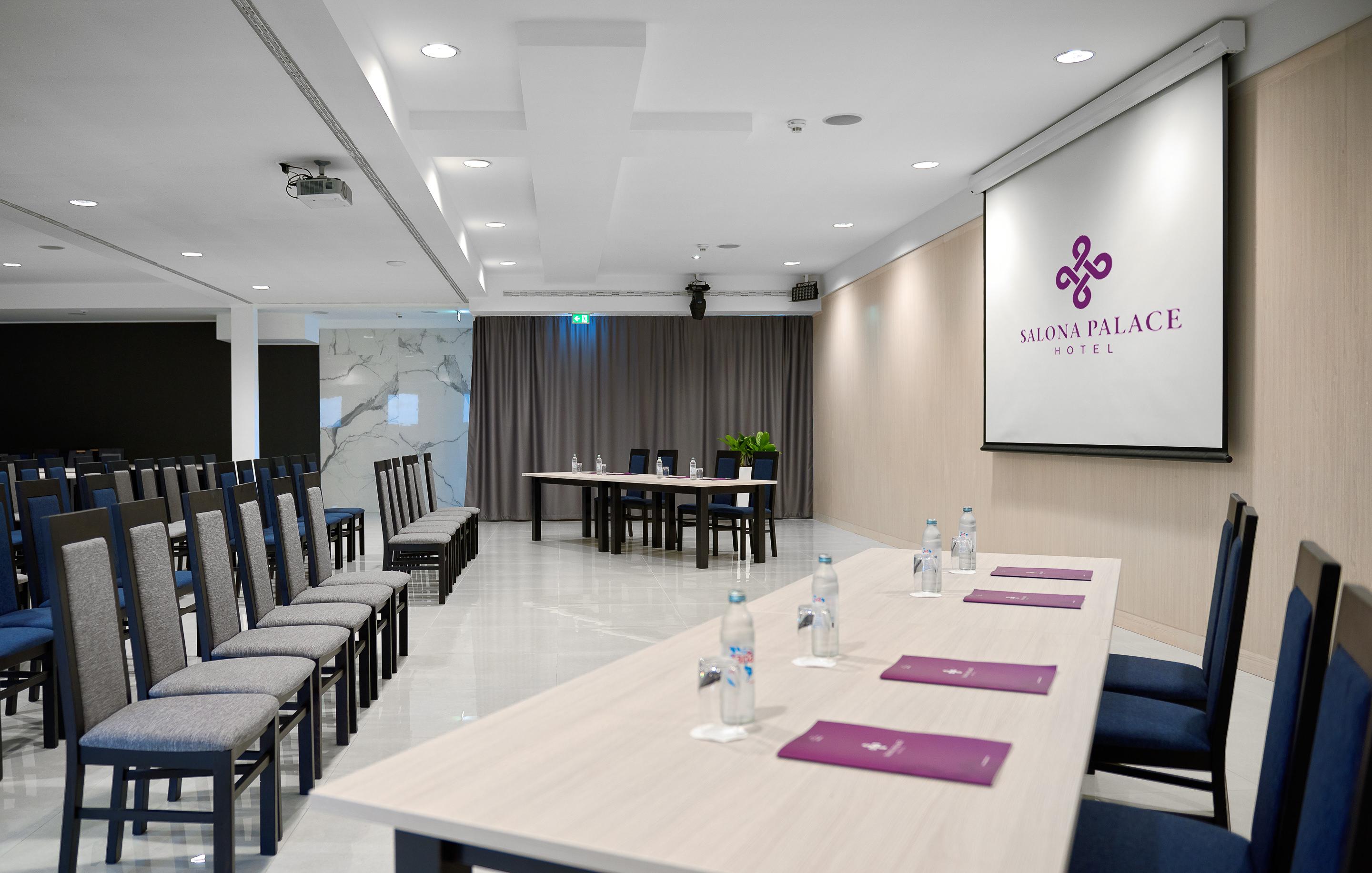 Hotel Salona Palace Экстерьер фото