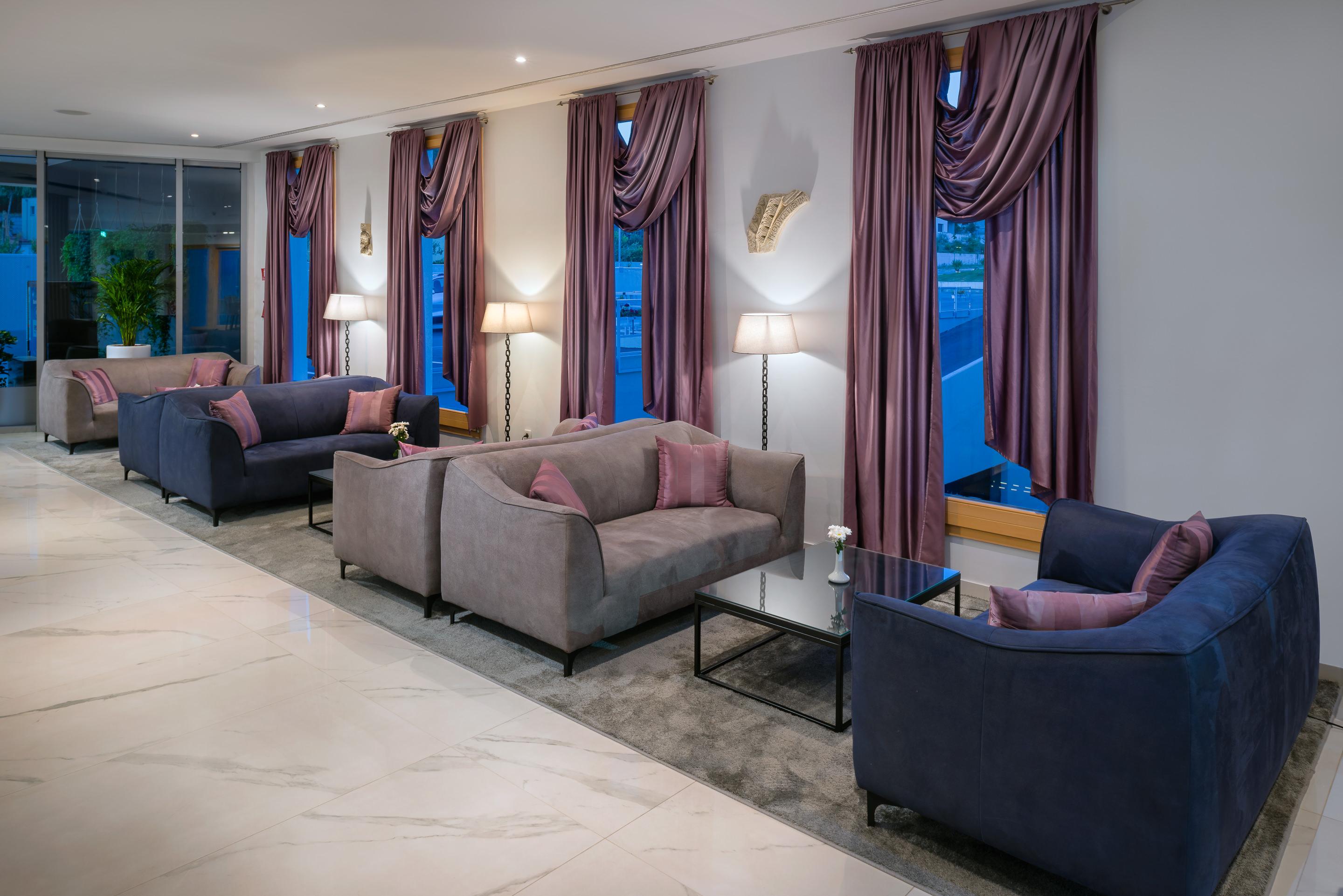 Hotel Salona Palace Экстерьер фото